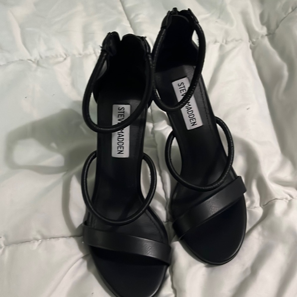 Steve Madden woman’s black heels